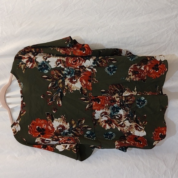 Peace Love Cake Green Floral Women's Blouse - Picture 3 of 3